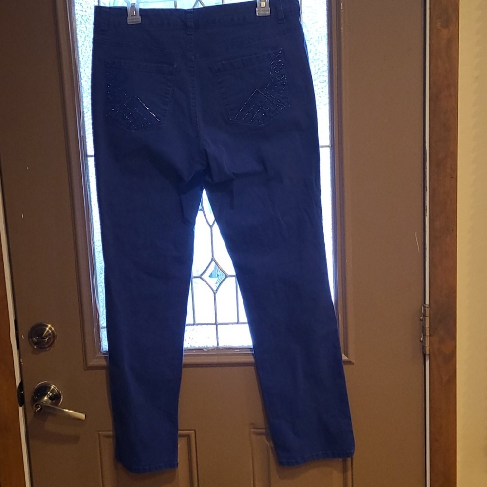 Jeans - Picture 2 of 3